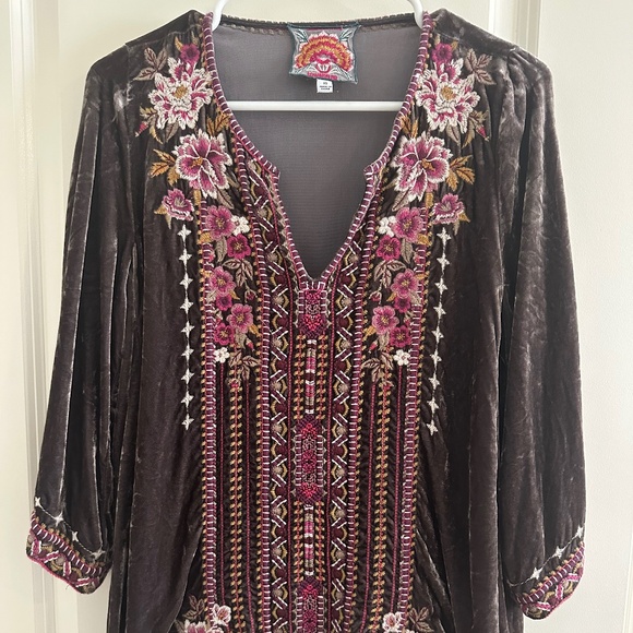 Johnny Was Valmere Embroidered Velvet Tunic Top Sz XS - Picture 3 of 12
